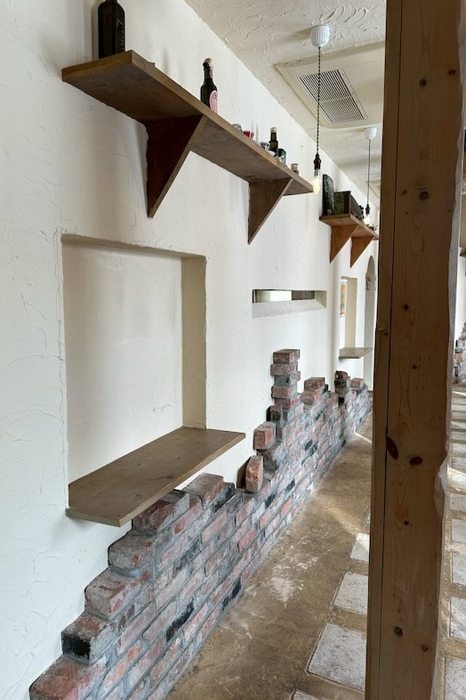 美瑛町十勝岳が一望できる森のレストラン｜【1F レストラン】ウェディングフォトや家族写真に