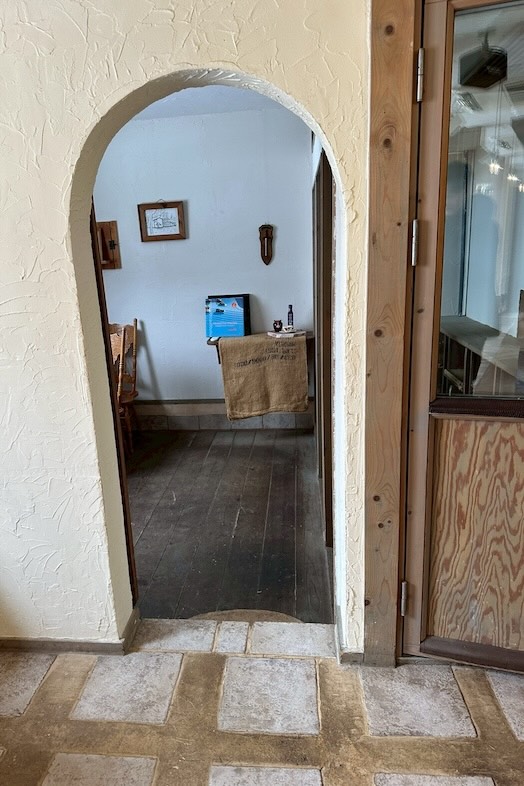 美瑛町十勝岳が一望できる森のレストラン｜【1F レストラン】個室にもなるスペースあり