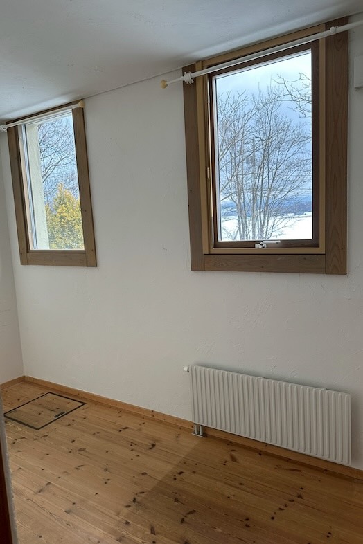 美瑛町十勝岳が一望できる森のレストラン｜【2F ハウス】窓からは四季折々の風景が一望できます