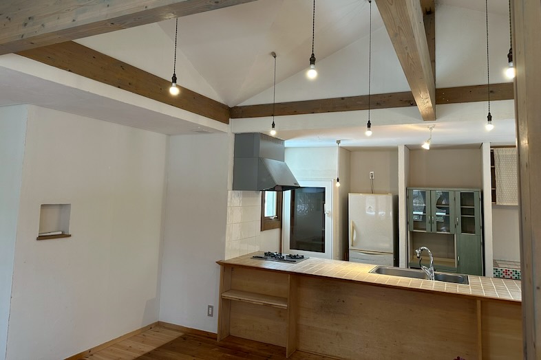 美瑛町十勝岳が一望できる森のレストラン｜【2F ハウス】天井高もあるので、ライフスタイル・商品撮影・EC用撮影にもフィット