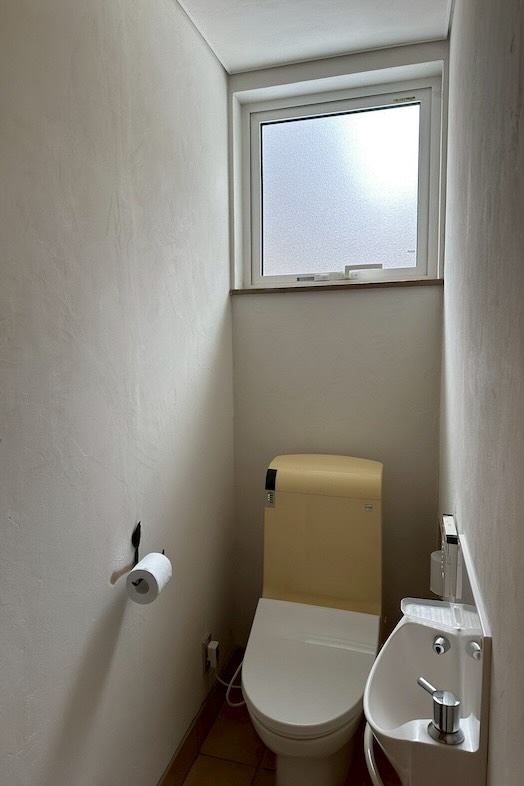 美瑛町十勝岳が一望できる森のレストラン｜【2F ハウス】トイレ