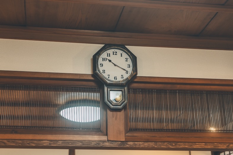 かわせみ亭【巣鴨古民家スペース】｜ノスタルジックな雰囲気満載の柱時計