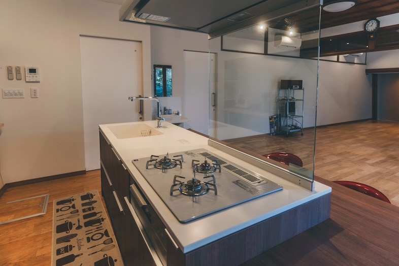 かわせみ亭【巣鴨古民家スペース】｜複数人での調理が可能な広々アイランドキッチン