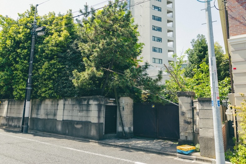 かわせみ亭【巣鴨古民家スペース】｜緑に囲まれた古民家外観