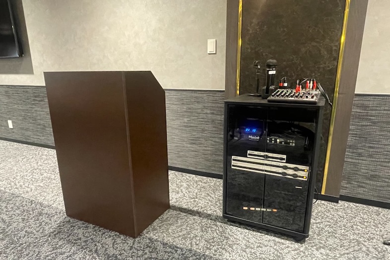 GOBLIN.新橋店 -LOUNGE-｜受付台など貸出機材・備品が豊富なのでセミナー開催も楽々