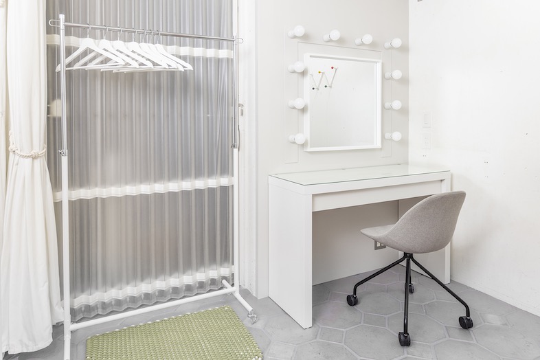 musako studio｜【1F】メイク・フィッティングスペース