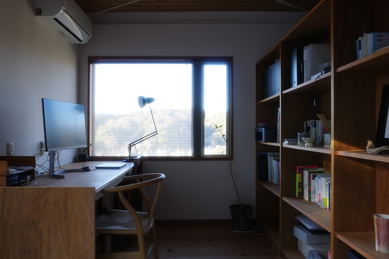 鎌倉スタジオオレンジ｜【2F 書斎】作業・執筆・思考シーンなど知的で落ち着いた撮影に