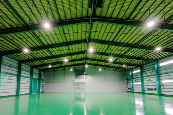 天井高7〜9m、都内近郊・戸田市エリア最大級の大型スケルトン空間だから大規模セット建込や商用動画撮影も可能