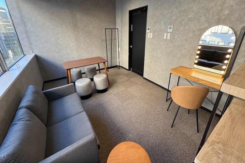 GOBLIN.新橋店 -SALON-｜【6F 控室B】お支度場所や待機場所として活用可