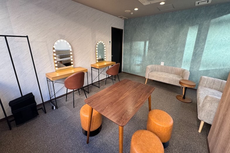 GOBLIN.新橋店 -LOUNGE-｜【6F 控室C】打ち合わせスペースとしても重宝