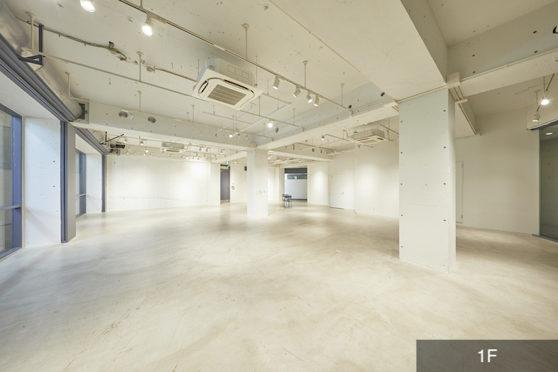 LA COLLEZIONEuno & LACOLLEZIONE｜【1F】白壁と柱を活かしたアパレル撮影にもおすすめ