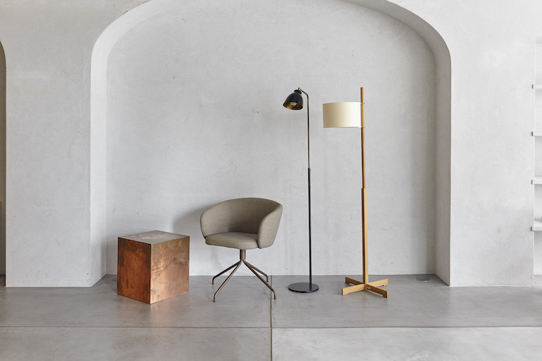 BASE STUDIO AOBADAI 2F +STYLE｜照明・チェア