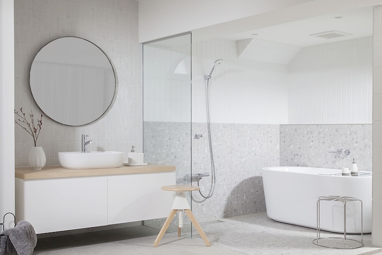 studio AMUSU 早稲田｜独立バスタブとガラス仕切りで、ホテルライクなバスシーンが撮れる