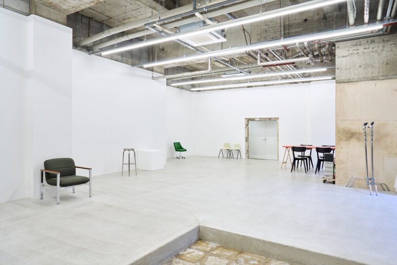 STUDIO ZYX｜天高4m超、93㎡の開放感満載のスタジオの引き画｜機材配置・カメラ位置・ライティング設計しやすい空間