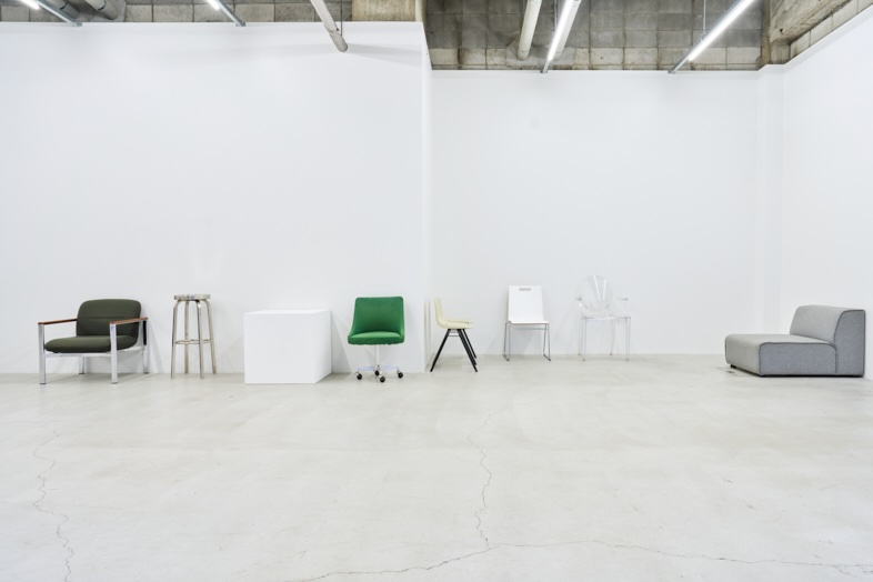 STUDIO ZYX｜天高4m超の開放感＆ホワイトの空間｜ファッションの全身撮影や大型プロダクトの撮影に