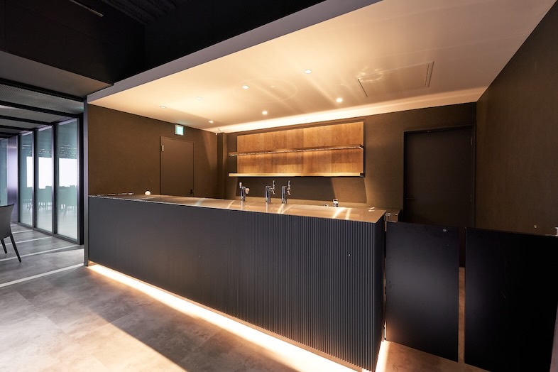 GOBLIN.新橋店 -HALL-｜【8F メインフロア】バーカウンターあり