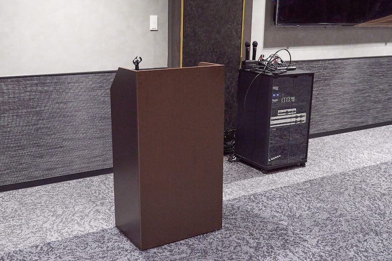 GOBLIN.新橋店 -LOUNGE-｜【5F メインフロア】司会台・音響設備あり