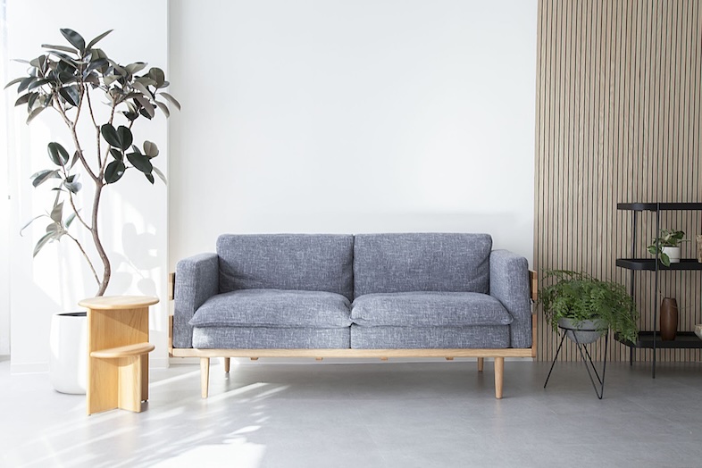 studio AMUSU 早稲田｜南側自然光が差し込む穏やかなリビング