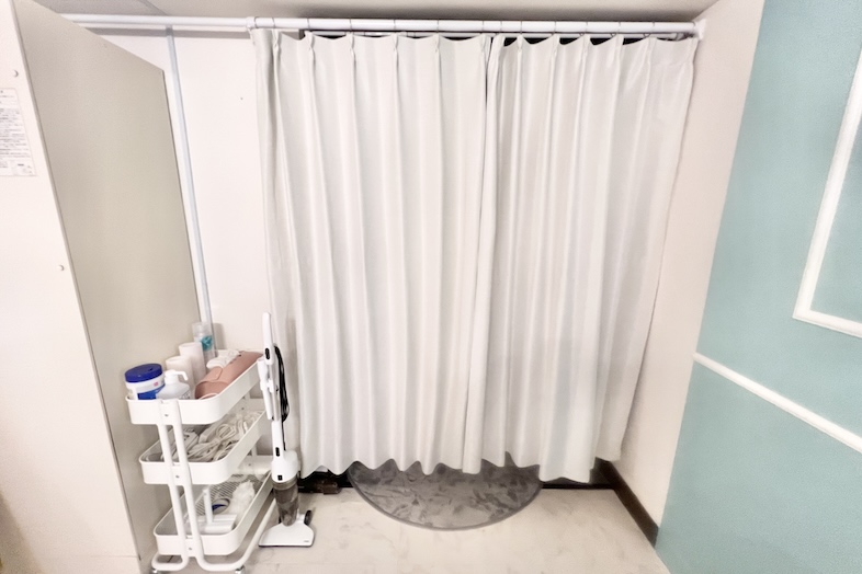 ミートアップルーム栄｜【フォトスタジオ】カーテン仕切り付きの更衣室