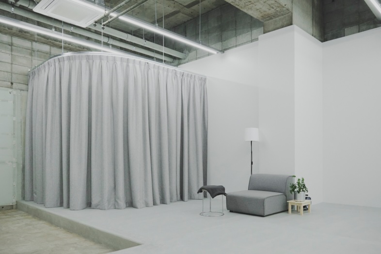 STUDIO ZYX｜アパレルやポートレート、インタビュー、プロダクトなどの撮影にフィット