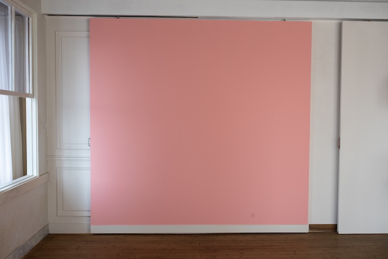 今川スタジオ｜商品撮影やポートレート撮影にも活用できるピンク壁