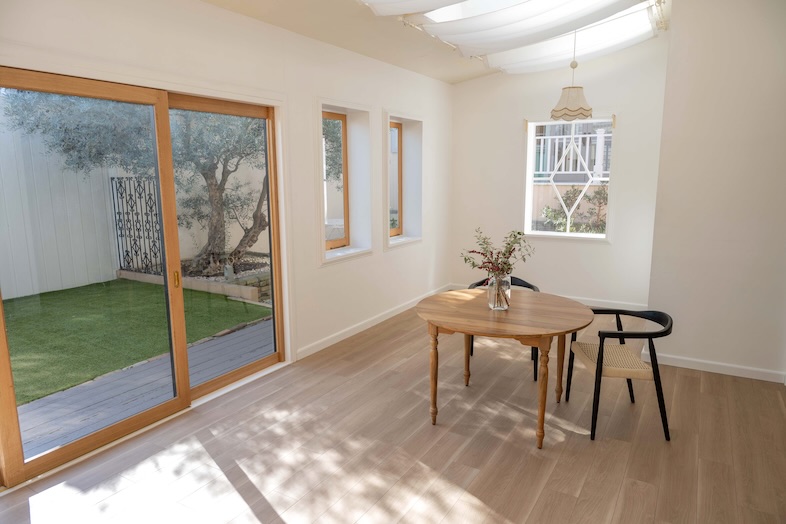 OLD OLIVE｜【Cゾーン】自然光と緑が重なり合る穏やかな空間は丁寧な暮らしのシーンを撮るのに最適