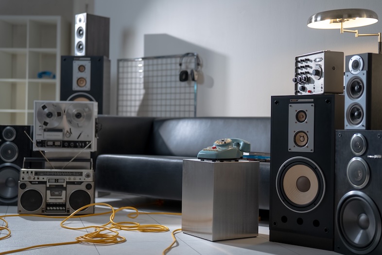 STUDIO PODBASE グリッドスペース旗の台｜MV撮影から対談・ビジネスコンテンツ収録まで多用途な撮影が可能