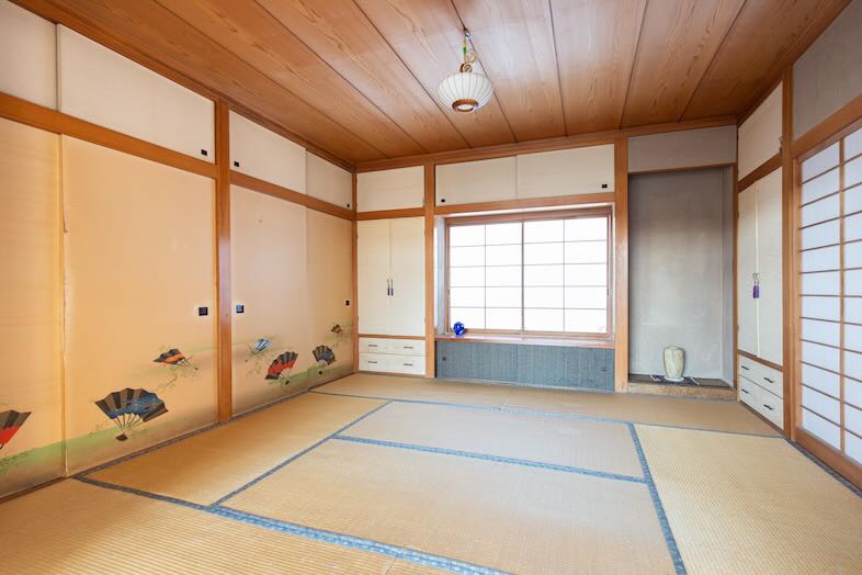 アルバートハウス練馬｜【2階】畳と木の天井が懐かしさを感じさせる和室