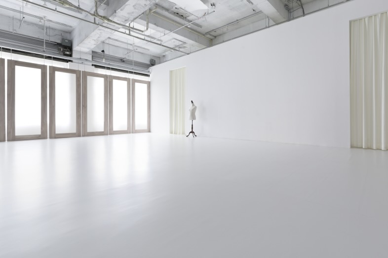 That’s color vase 1st｜白いクッションフロアが展開された55㎡の白床ゾーン＜要事前相談＞