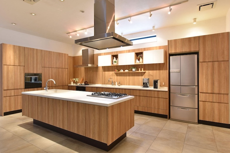 スタジオPia34.辰巳｜【1F】キッチンの全景｜料理番組・食品CM・キッチン家電の広告撮影に最適