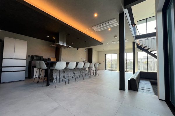 【1F】グレーとブラックを基調とした、ラグジュアリーなLDK