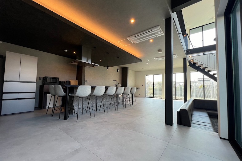 RE:VER北条｜【1F】グレーとブラックを基調とした、ラグジュアリーなLDK