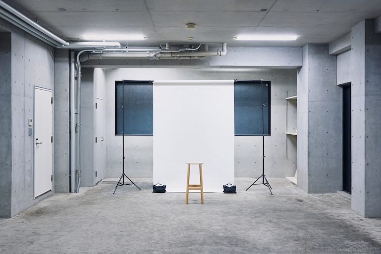 STUDIO IKERU｜最大天井高3.45mのパーキングスタジオは、サベージを設置した撮影にも最適