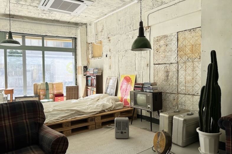 旧海岸スタジオ 浅草(第四、第十一、第十二)｜【第四スタジオ】ベッドを使用した寝具・パジャマ・美容系ブランドの撮影に