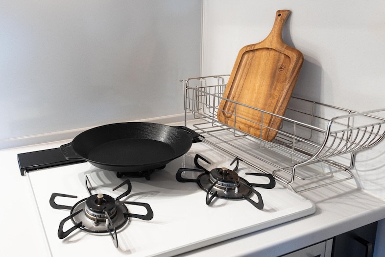 House studio MD｜3口コンロのキッチン