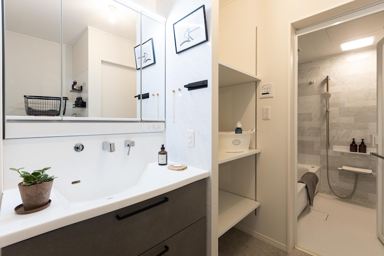 House studio MD｜清潔感のある洗面台はスキンケア・ハンドケア商品の撮影におすすめ ※洗面台右壁面はマグネット対応