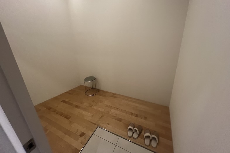 東松山 元結婚式場 LEAF｜【2F 衣装部屋2】控室・フィッティングルームは複数ご用意