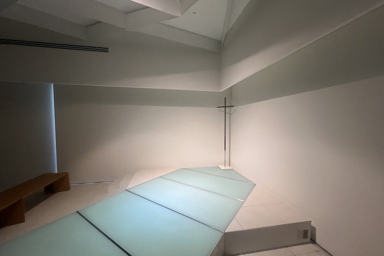 東松山 元結婚式場 LEAF｜【2F チャペル】アイドルのMV・PV撮影など大人数のシーンにも最適