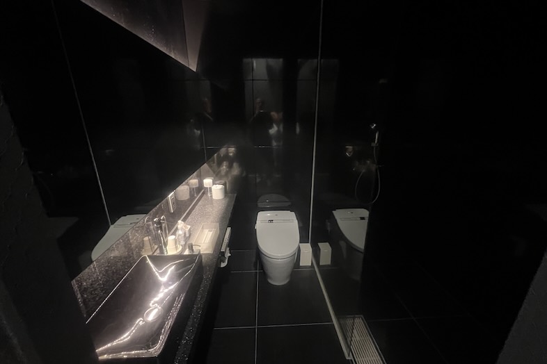 東松山 元結婚式場 LEAF｜【2F 控室】控室内にはトイレを完備しています