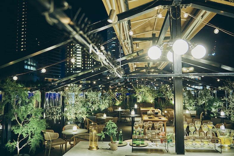 UNWEDDING中之島｜【水上テラス】夜景をバックに撮影が可能