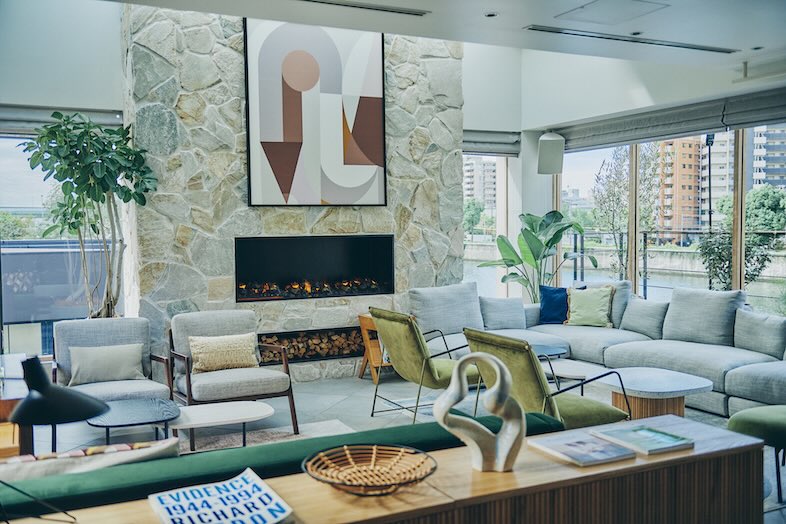 UNWEDDING中之島｜【1F】自然光が満ちる空間は、ライフスタイル・コスメ・アパレル系コンテンツと相性抜群