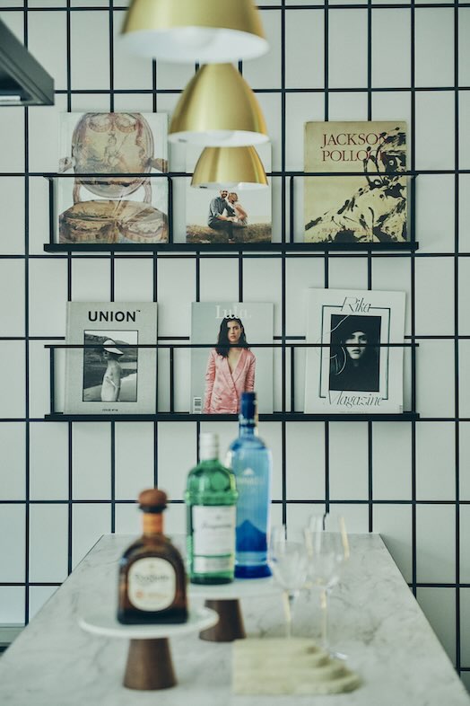 UNWEDDING中之島｜【2F】アートとインテリアが融合したスタイリッシュな空間