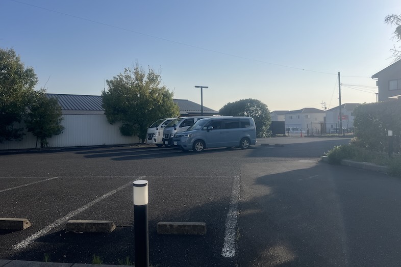 東松山 元結婚式場 LEAF｜【駐車場】トラックやマイクロバスなど大型の車も駐車可能です