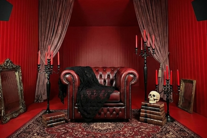 in the house / Shibuya “Gallery”｜【3F】 TikTokやMV・PV撮影に最適です (写真内のプロップはお客様の持込物品です)