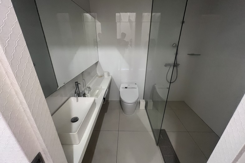 東松山 元結婚式場 LEAF｜【2F 控室】控室内にはトイレを完備しています