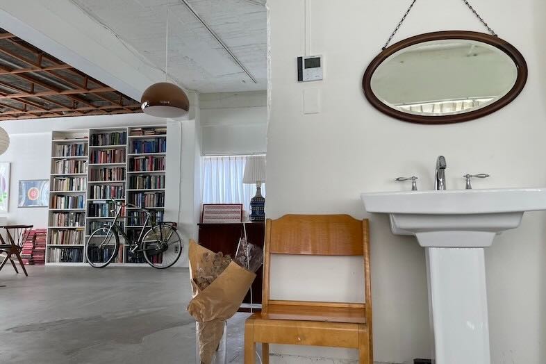 旧海岸スタジオ 浅草(第四、第十一、第十二)｜【第十二スタジオ】レトロな洗面台も完備