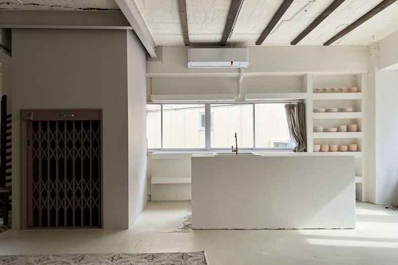 旧海岸スタジオ 浅草(第四、第十一、第十二)｜【第十一スタジオ】スタジオ内にはダムウェーターを完備