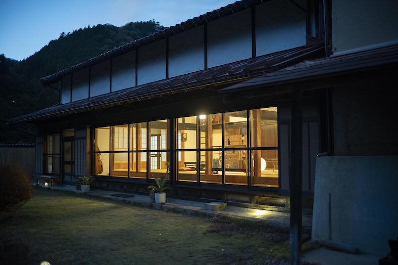 soycasa akikawa｜外観｜夜