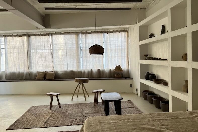 旧海岸スタジオ 浅草(第四、第十一、第十二)｜【第十一スタジオ】Primitiveなアイテムで構成たスタジオ