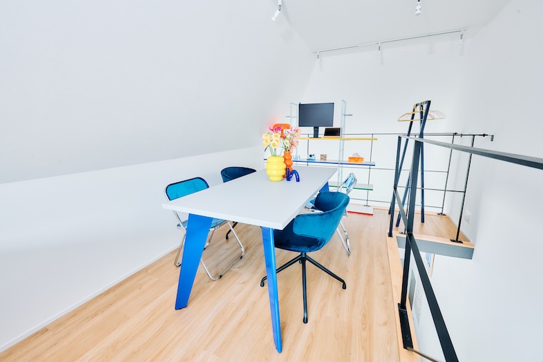 studio青藍-seiran-｜Wi-Fiを完備しているので、撮影の合間にデスクワークやオフィスシーンの撮影にも最適